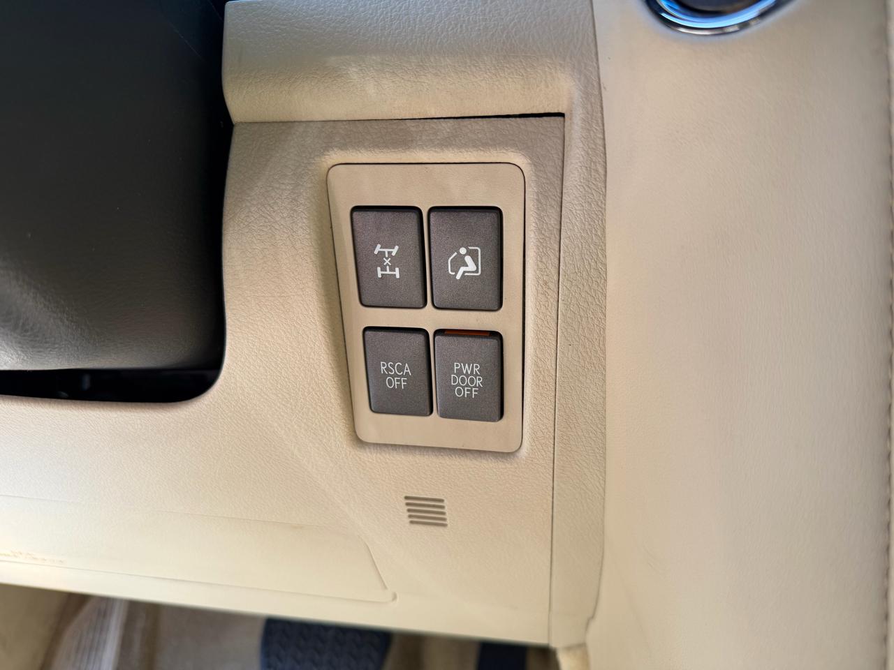 Lexus LX 570 Sport Utility 2013