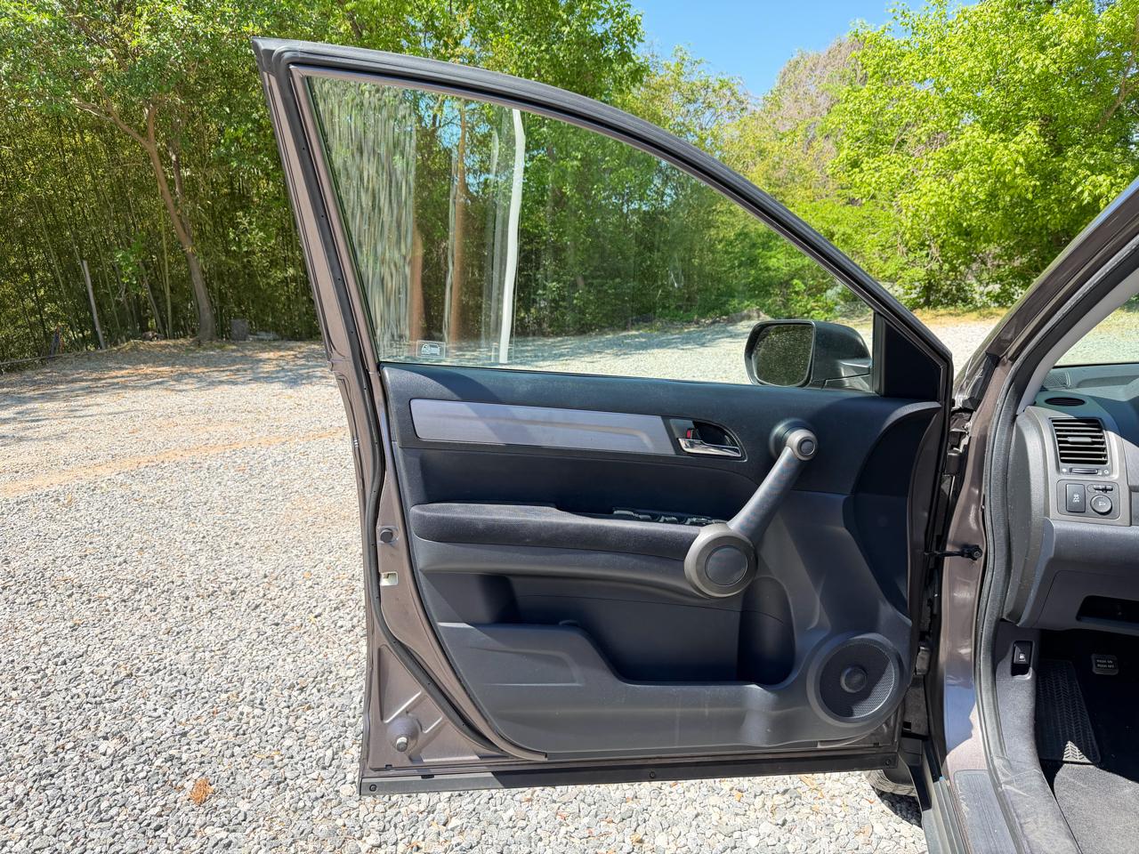 Honda CR-V SE 2WD 5-Speed AT 2011