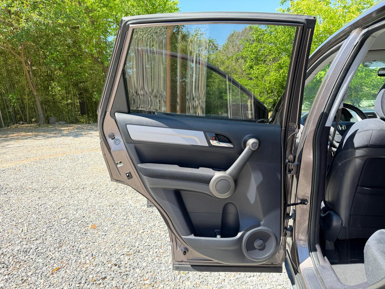 Honda CR-V SE 2WD 5-Speed AT 2011