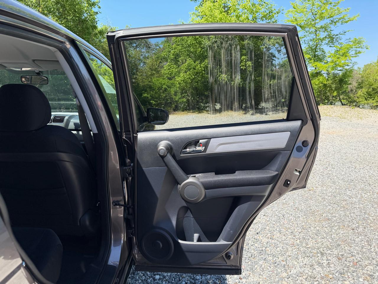 Honda CR-V SE 2WD 5-Speed AT 2011