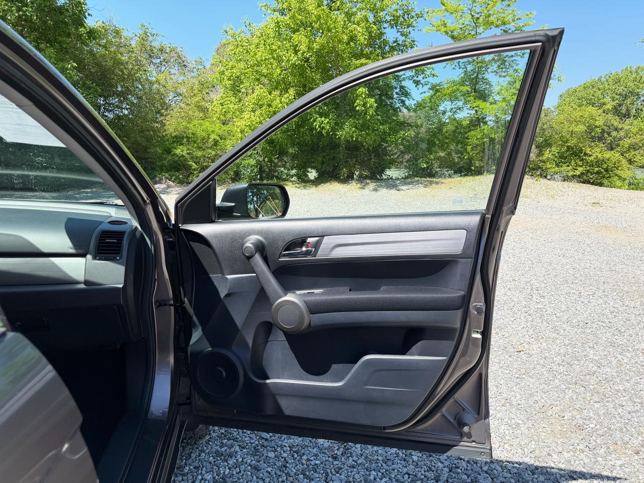 Honda CR-V SE 2WD 5-Speed AT 2011