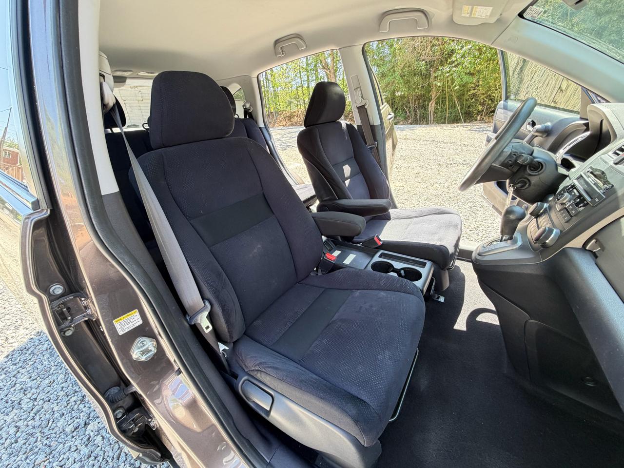 Honda CR-V SE 2WD 5-Speed AT 2011