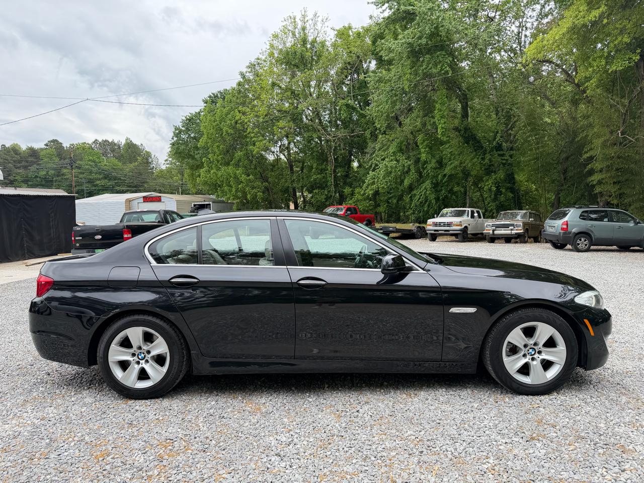 2013 BMW 5 Series 528i Sedan's photo