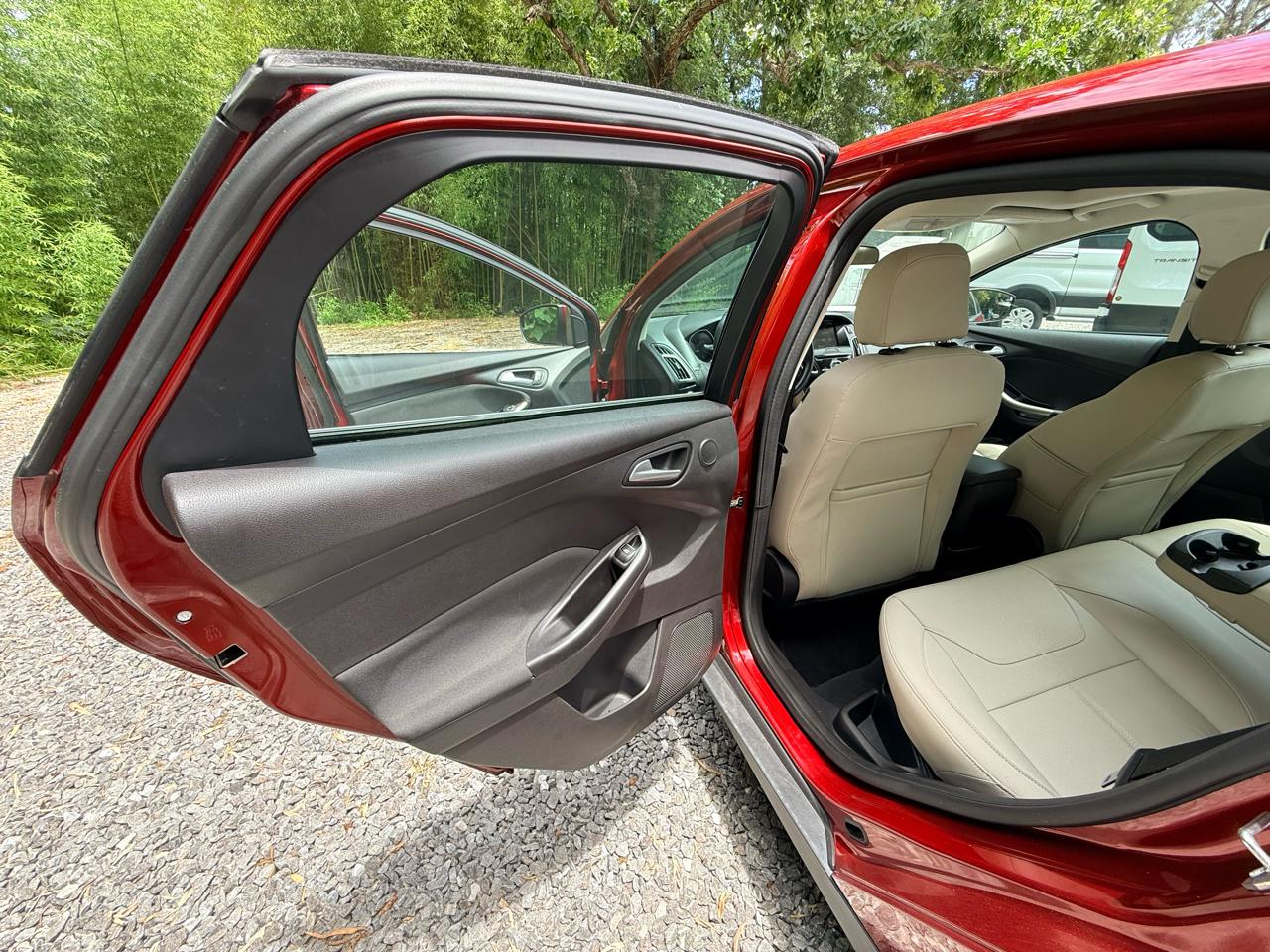 2015 Ford Focus Titanium - Photo 15