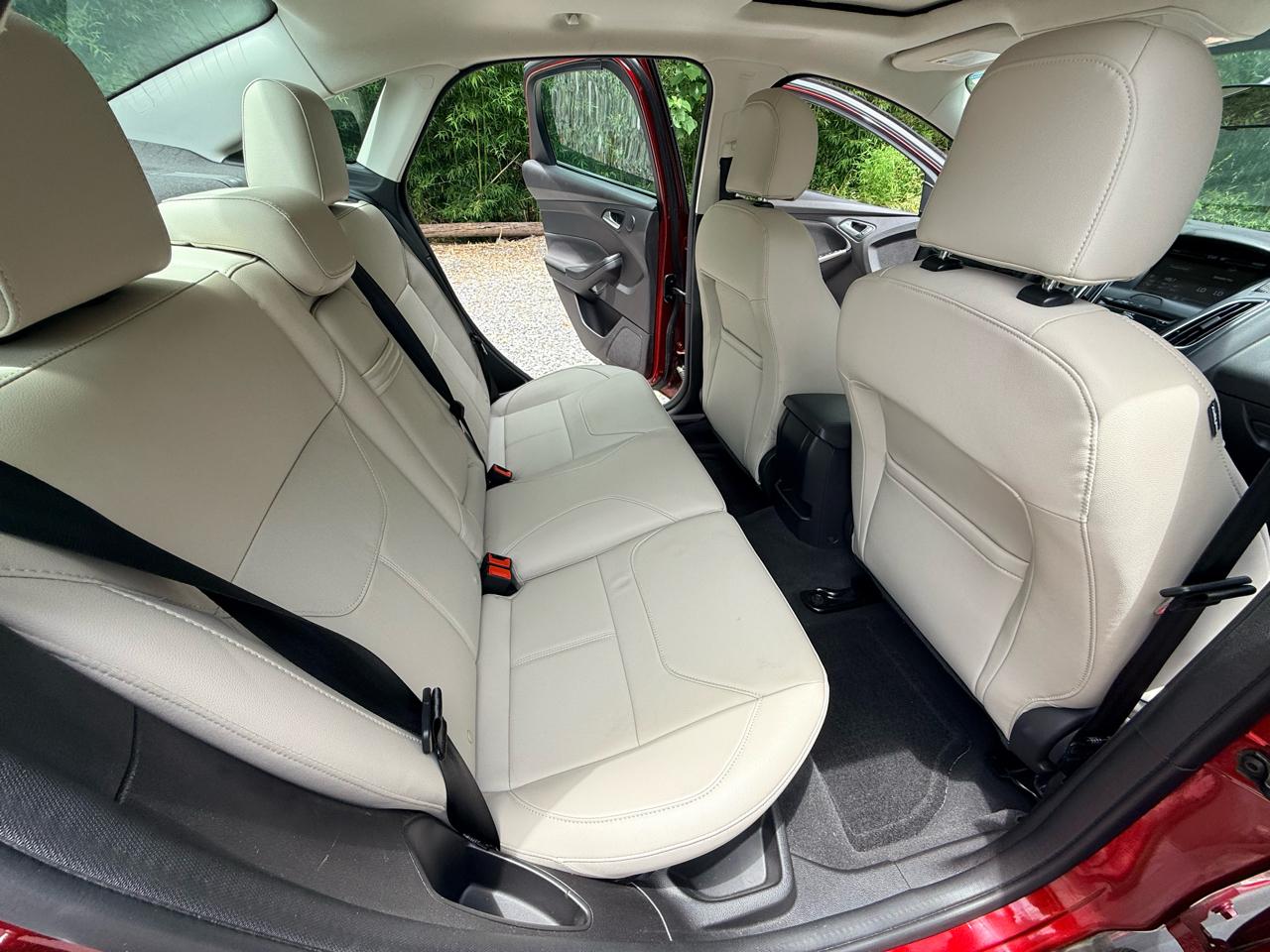 2015 Ford Focus Titanium - Photo 18