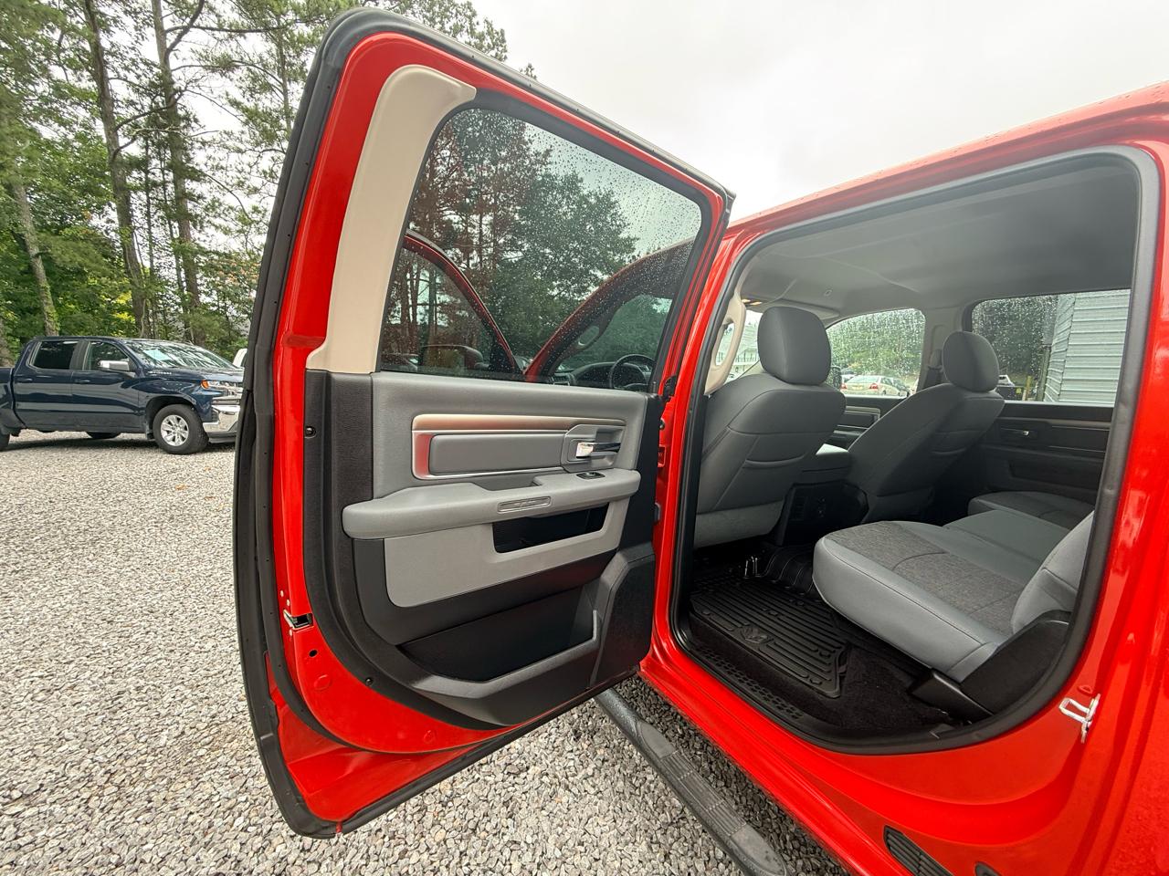 RAM 1500 SLT Crew Cab SWB 4WD 2017