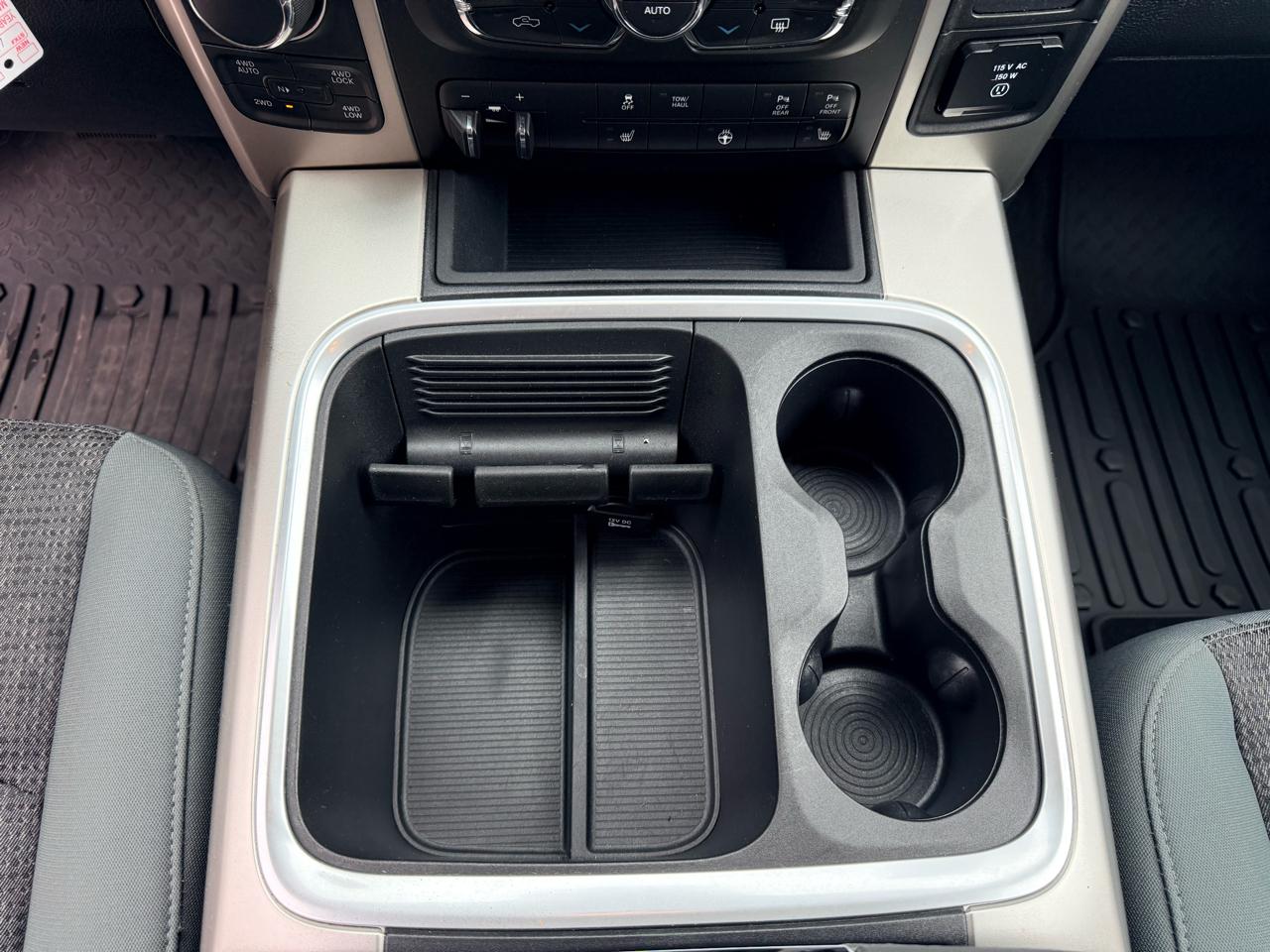 RAM 1500 SLT Crew Cab SWB 4WD 2017