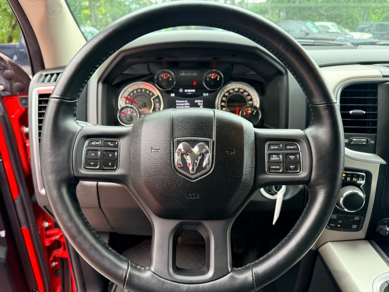 RAM 1500 SLT Crew Cab SWB 4WD 2017