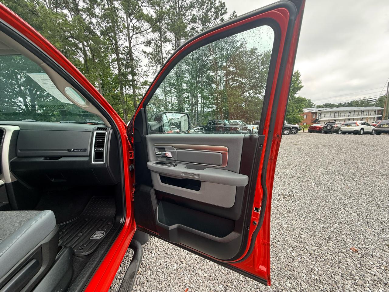 RAM 1500 SLT Crew Cab SWB 4WD 2017