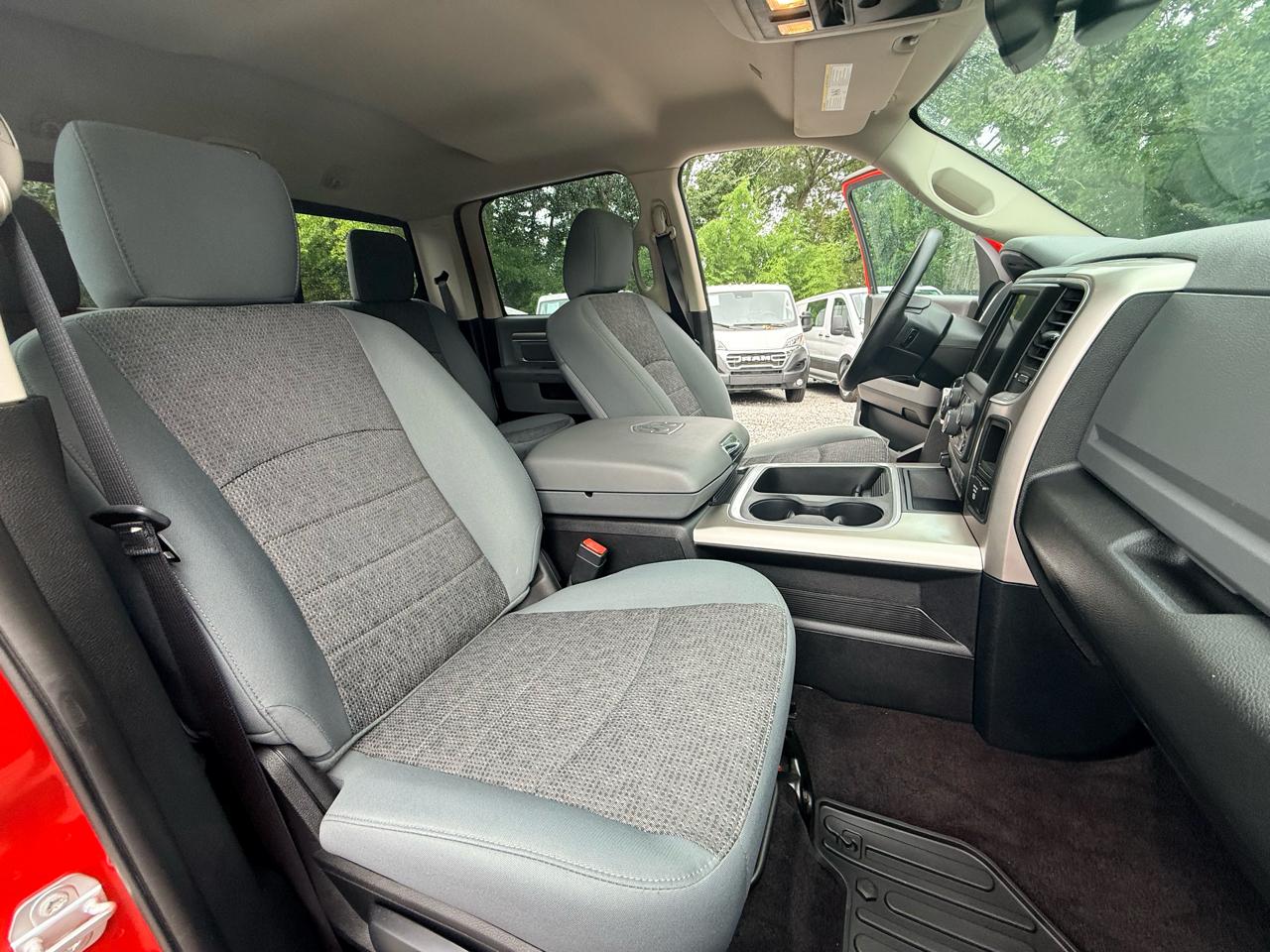 RAM 1500 SLT Crew Cab SWB 4WD 2017