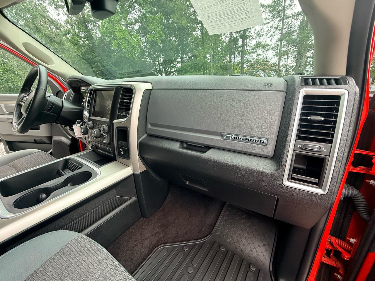 RAM 1500 SLT Crew Cab SWB 4WD 2017