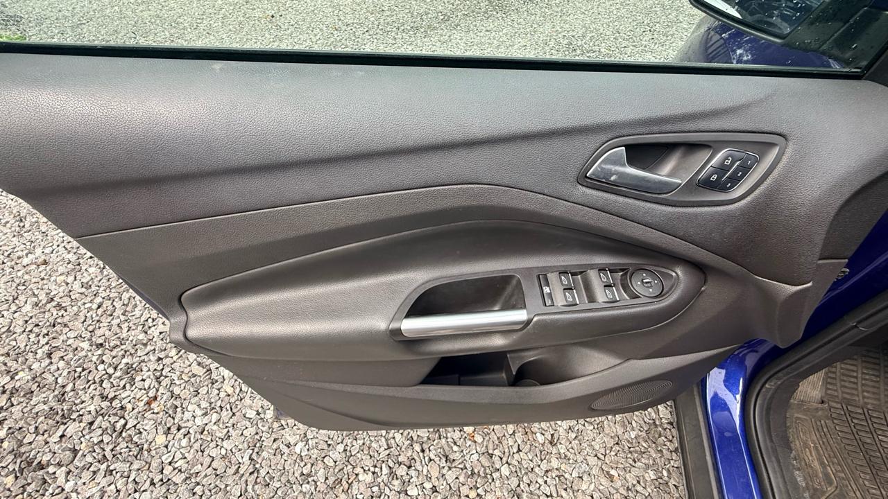 Ford Escape Titanium FWD 2015