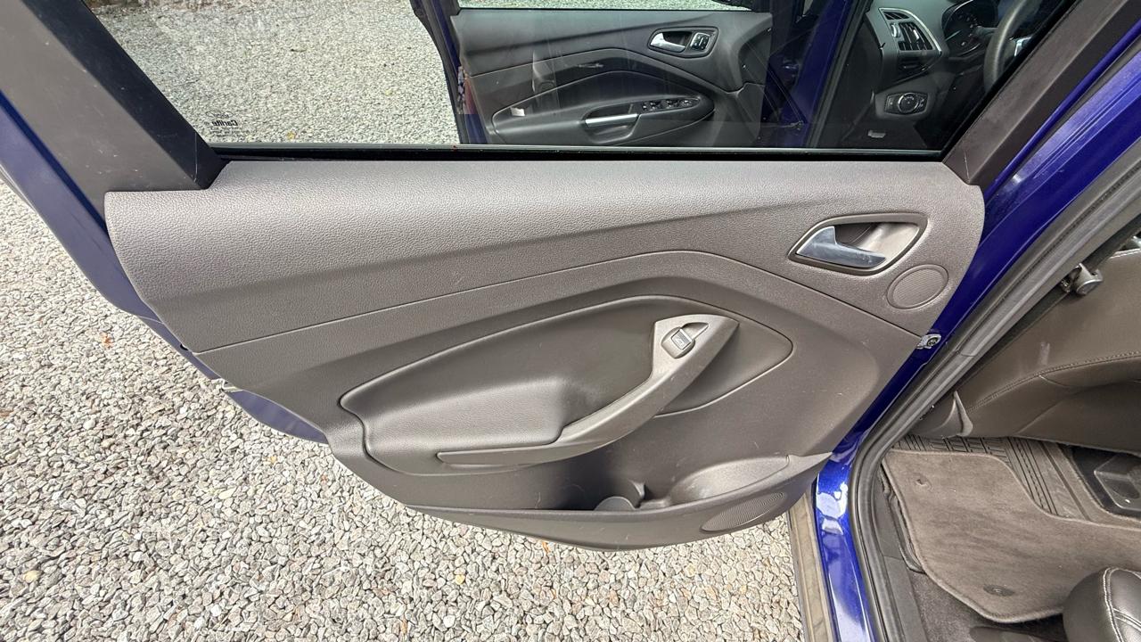 Ford Escape Titanium FWD 2015