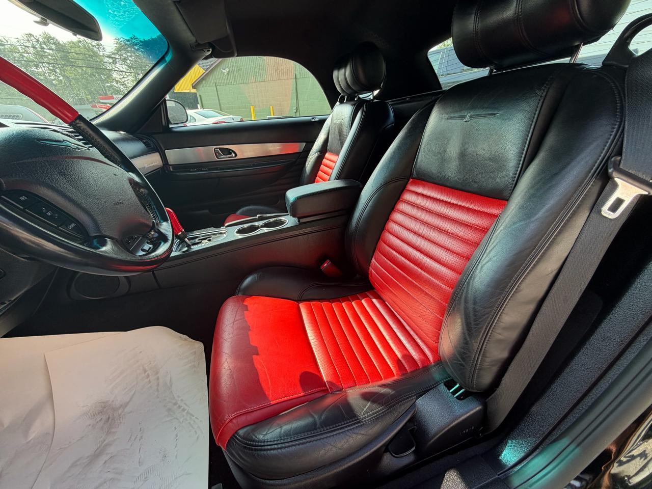 Ford Thunderbird Deluxe 2003
