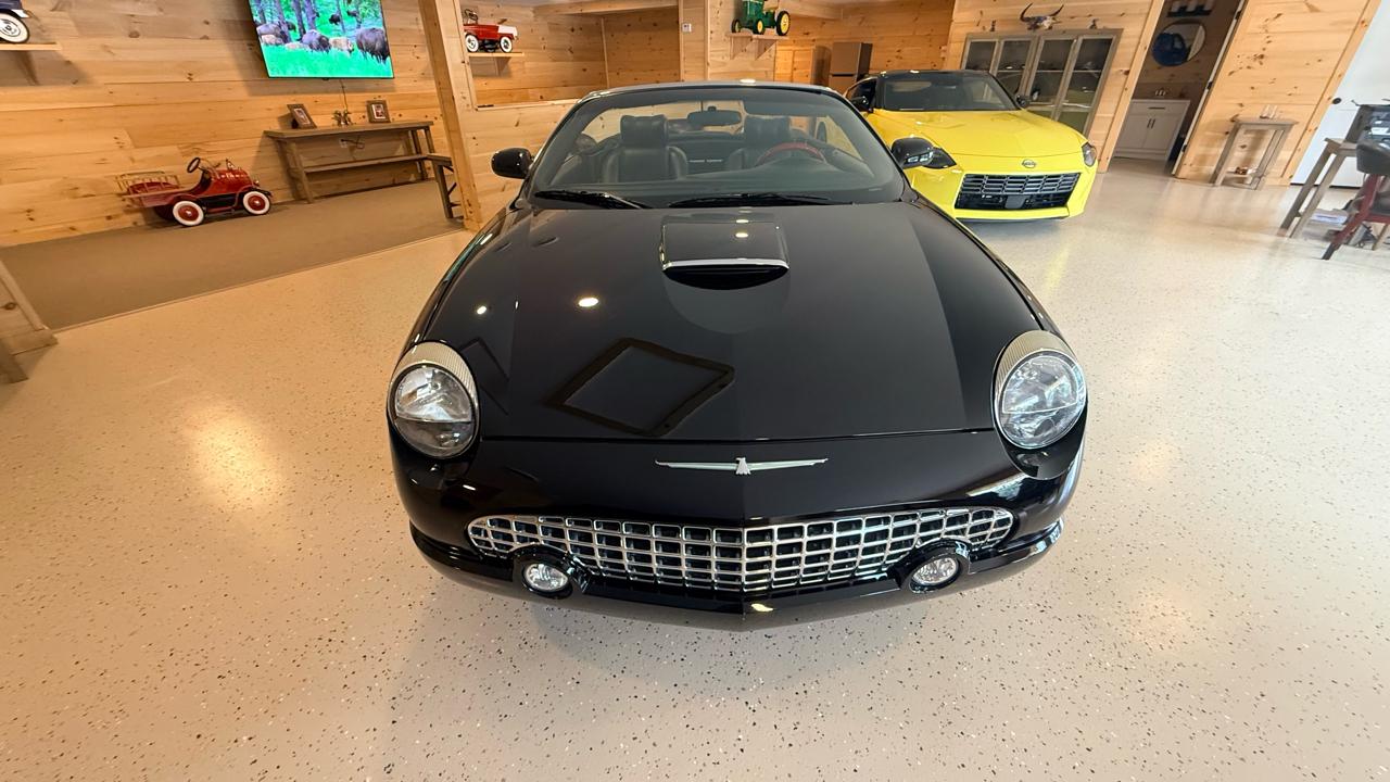 Ford Thunderbird Deluxe 2003