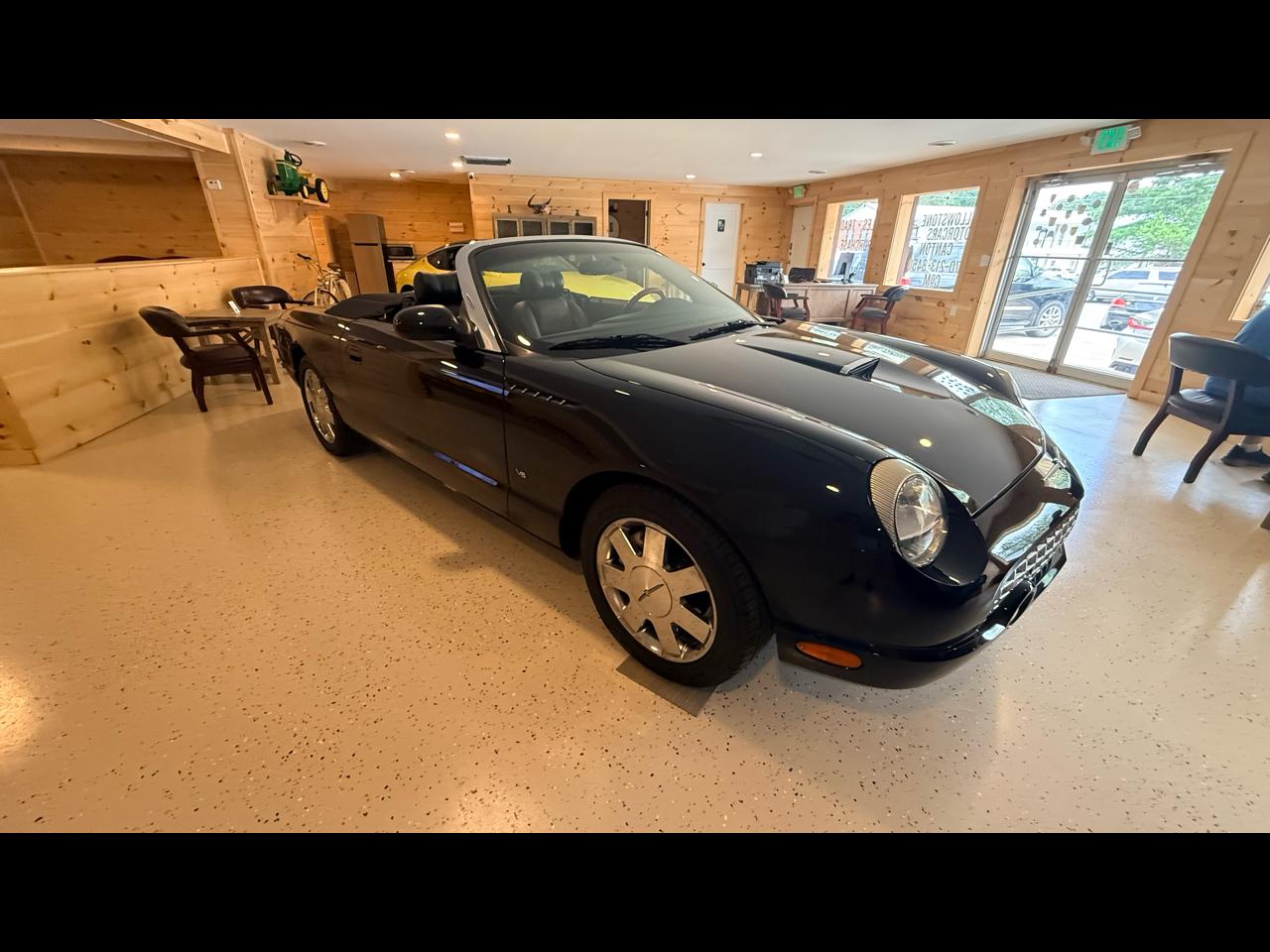 Ford Thunderbird Deluxe 2003