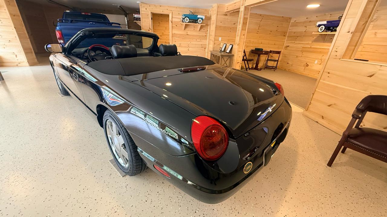 Ford Thunderbird Deluxe 2003
