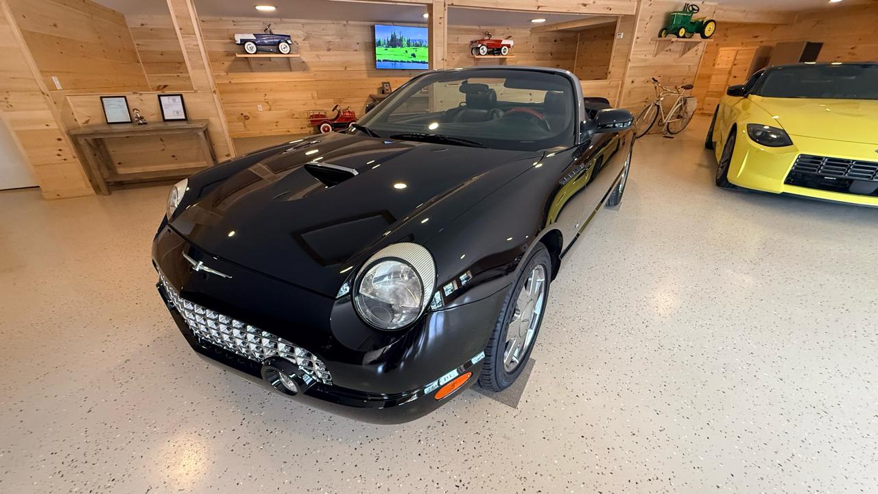 Ford Thunderbird Deluxe 2003
