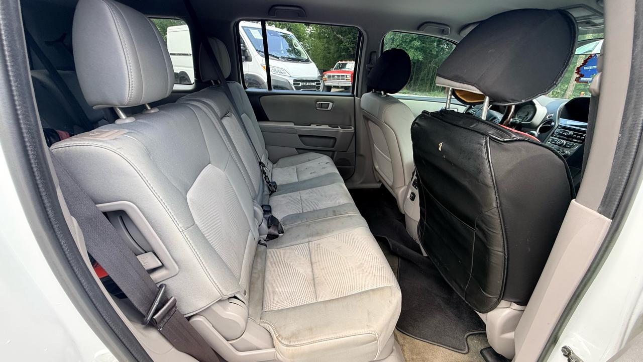 Honda Pilot LX 2WD 5-Spd AT 2015