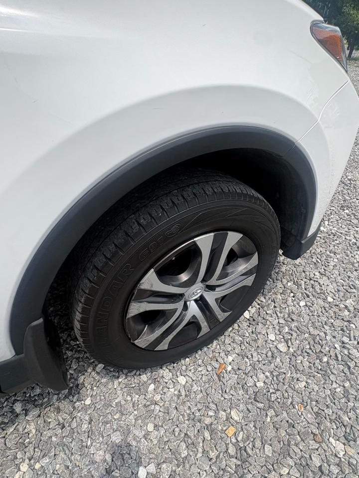 Toyota RAV4 LE AWD 2018