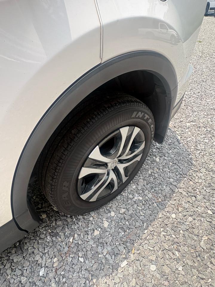Toyota RAV4 LE AWD 2018