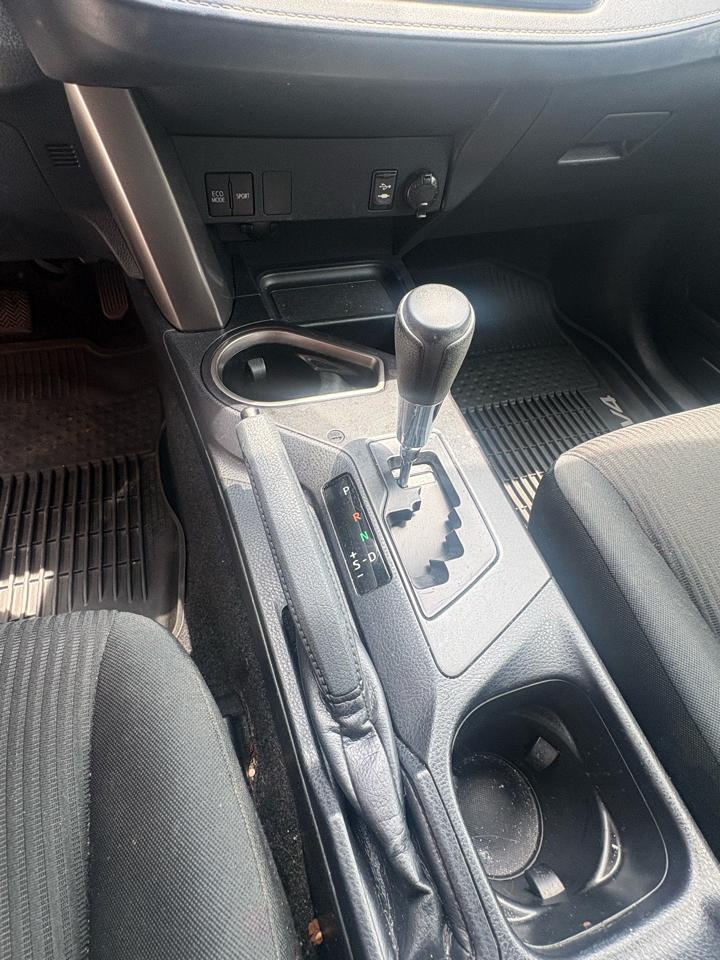 Toyota RAV4 LE AWD 2018