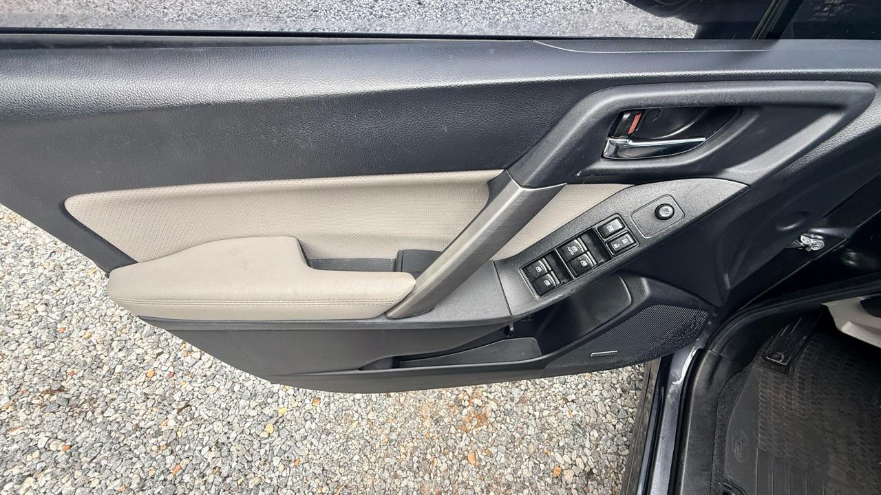 Subaru Forester 2.5i Touring 2016