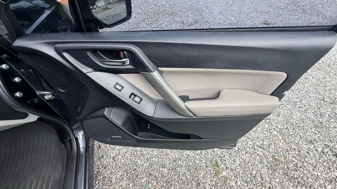 Subaru Forester 2.5i Touring 2016