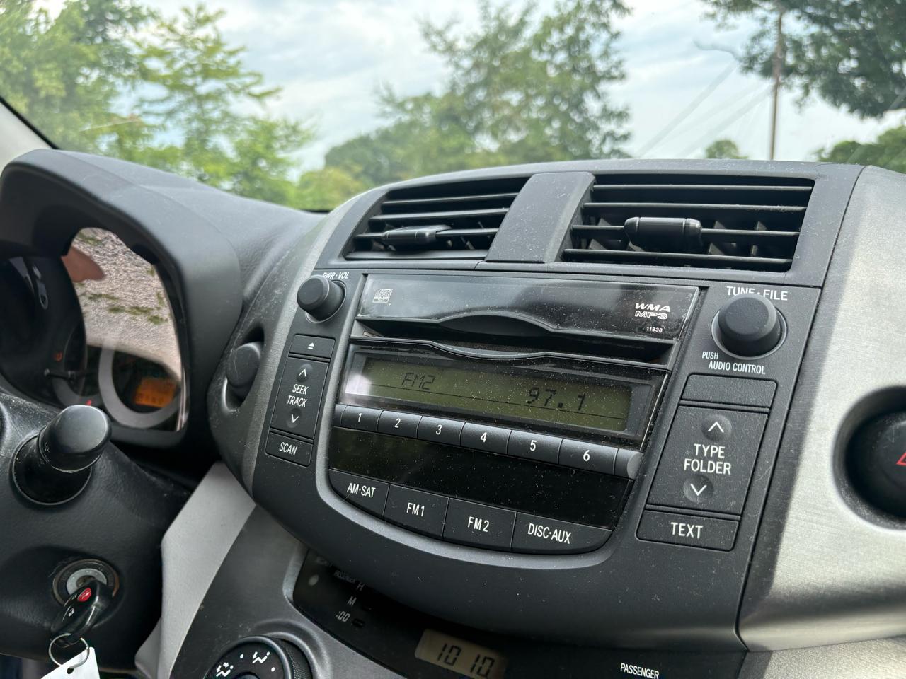 Toyota RAV4 Base V6 2WD 2009