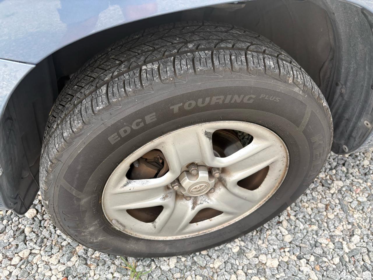 Toyota RAV4 Base V6 2WD 2009