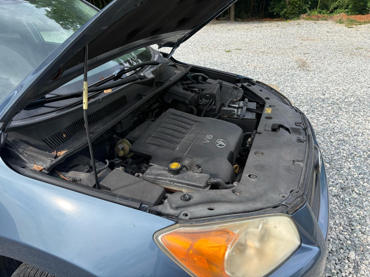 Toyota RAV4 Base V6 2WD 2009