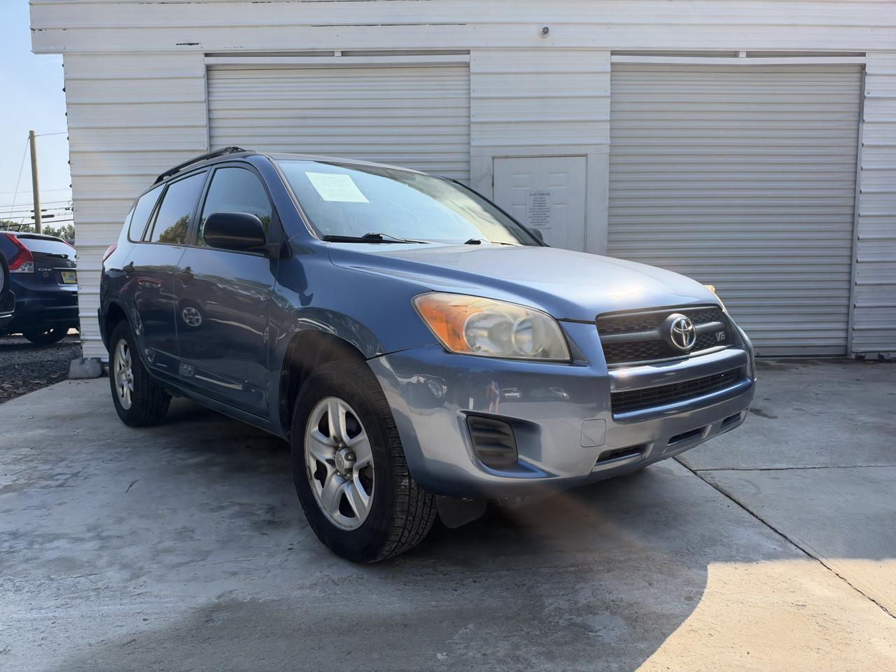 Toyota RAV4 Base V6 2WD 2009