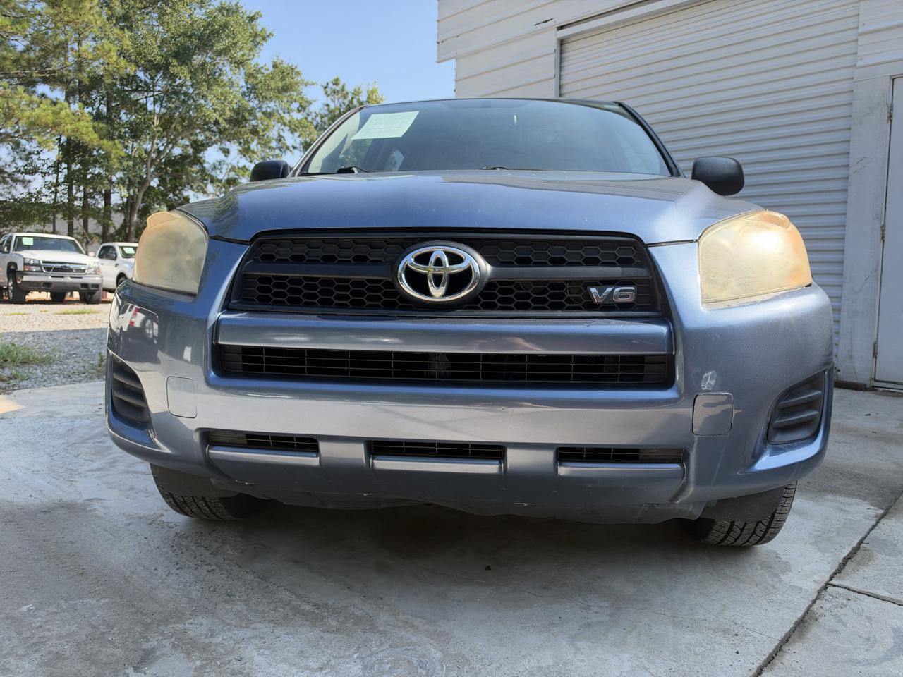 Toyota RAV4 Base V6 2WD 2009