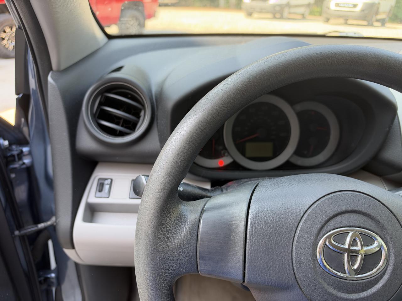 Toyota RAV4 Base V6 2WD 2009
