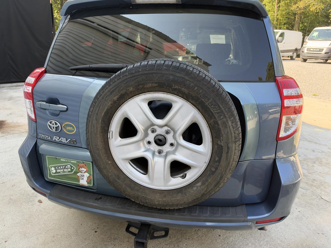 Toyota RAV4 Base V6 2WD 2009