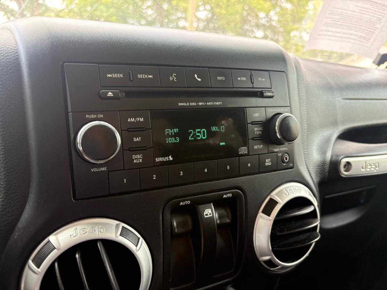 Jeep Wrangler Sahara 4WD 2016