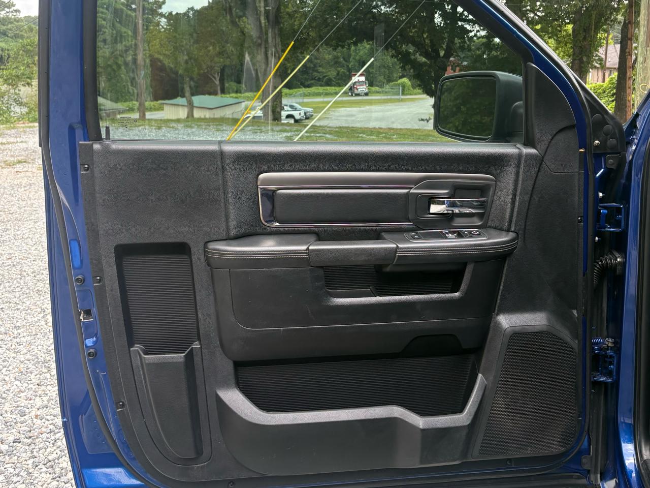 RAM 1500 SPORT SWB 2WD 2015