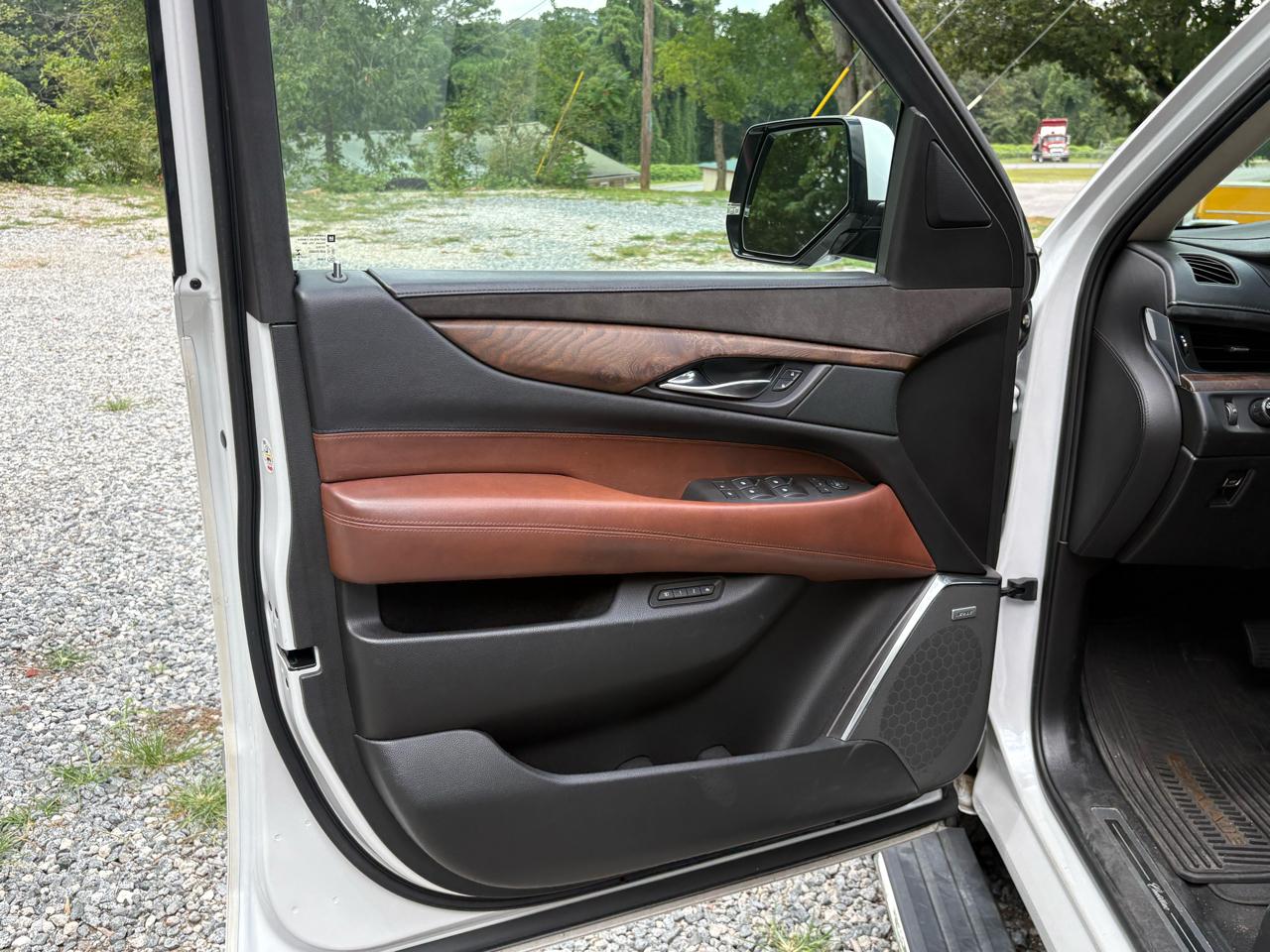 Cadillac Escalade ESV 2WD Premium 2017
