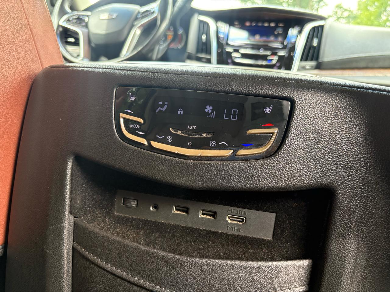 Cadillac Escalade ESV 2WD Premium 2017