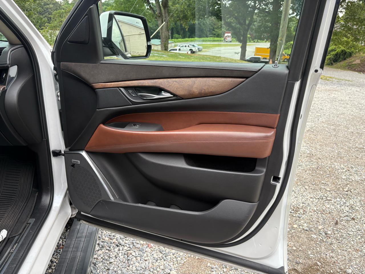 Cadillac Escalade ESV 2WD Premium 2017