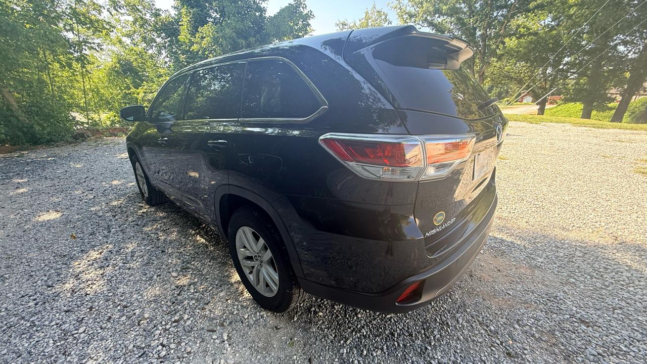 Toyota Highlander LE FWD I4 2016