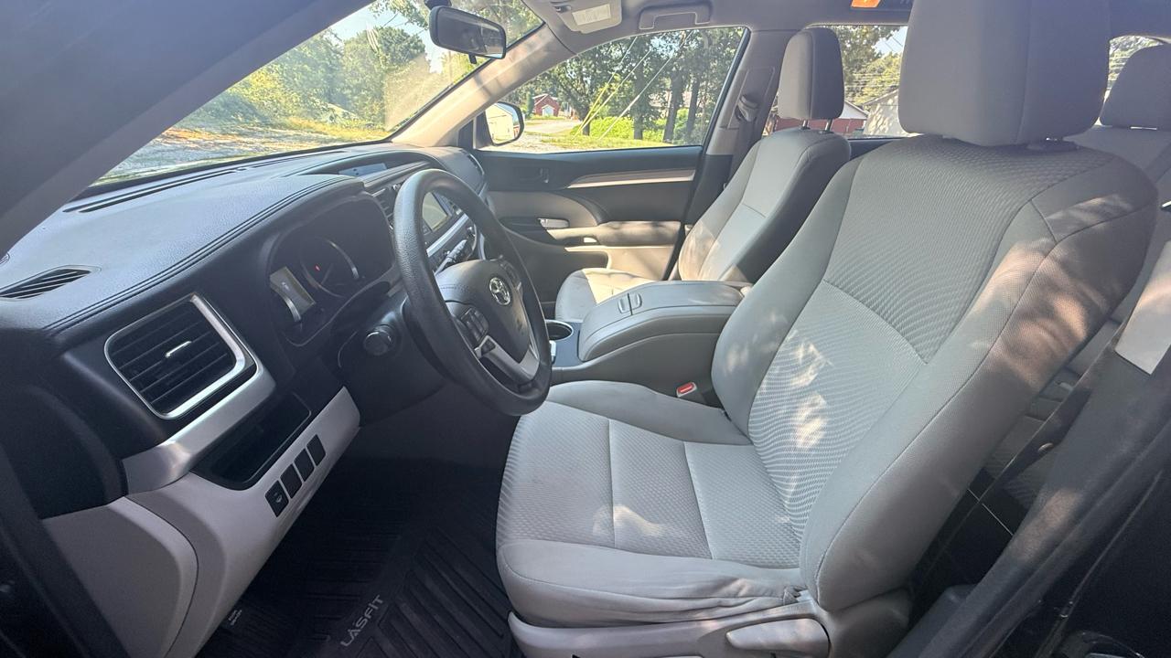 Toyota Highlander LE FWD I4 2016