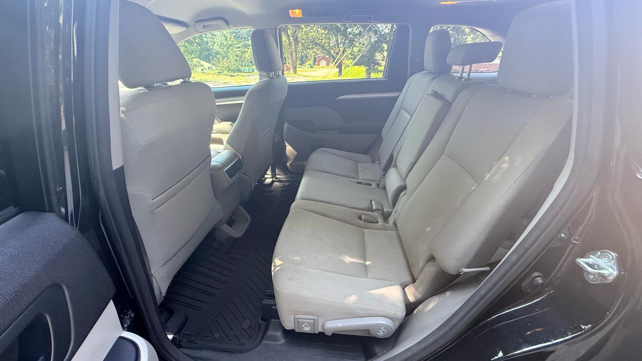 Toyota Highlander LE FWD I4 2016