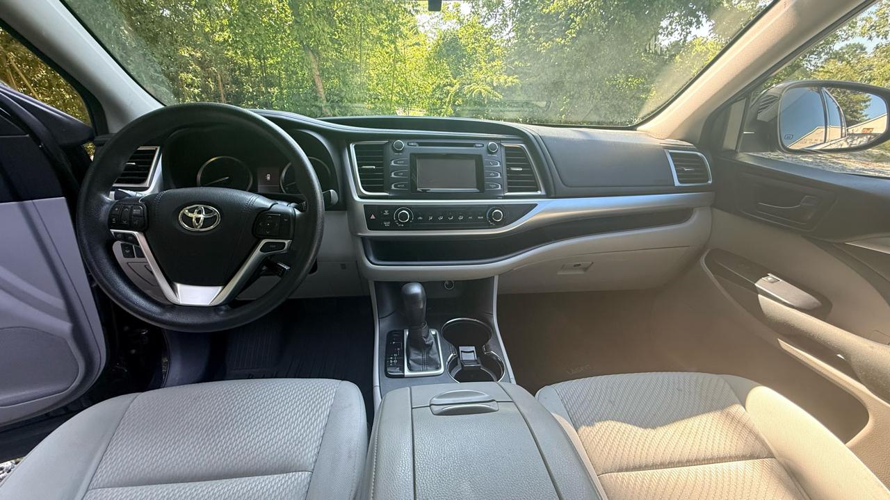 Toyota Highlander LE FWD I4 2016