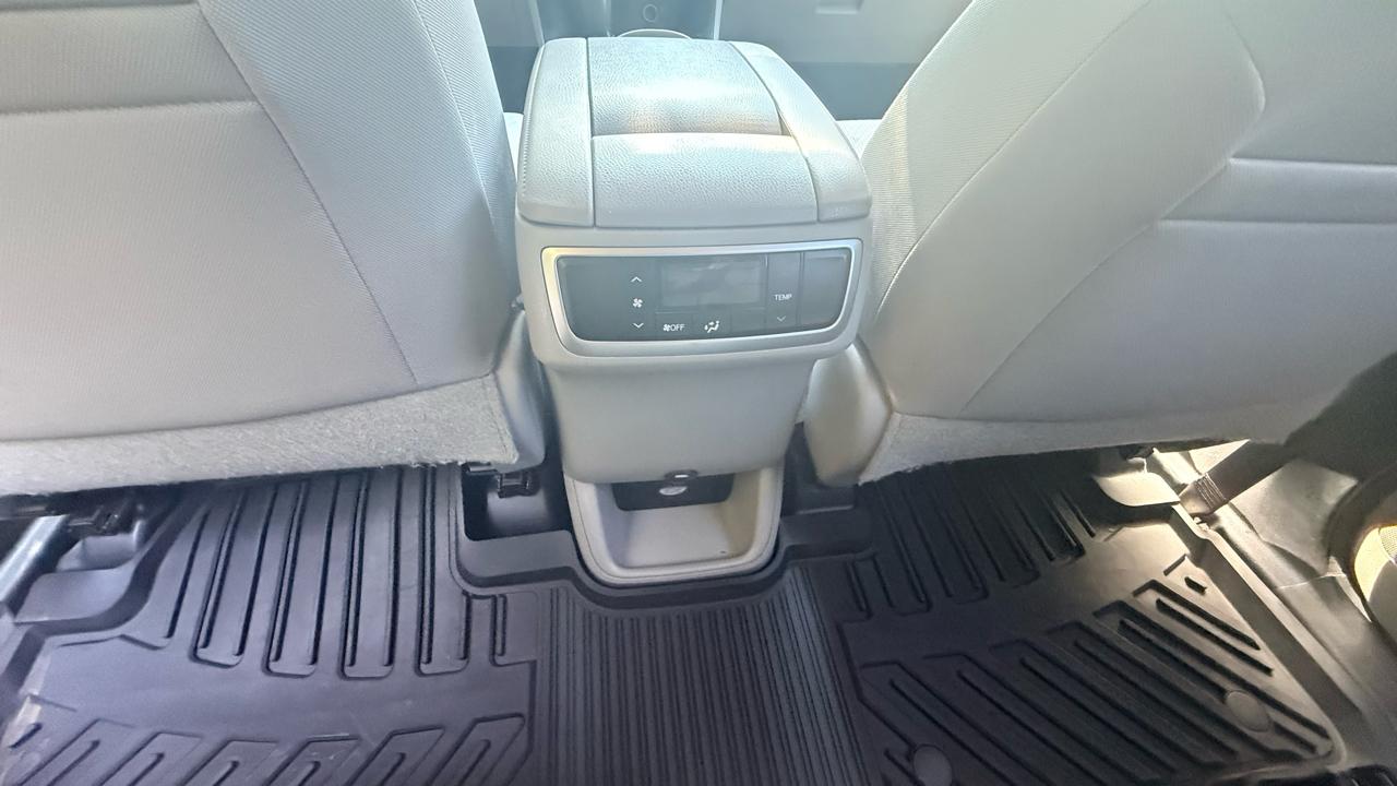 Toyota Highlander LE FWD I4 2016