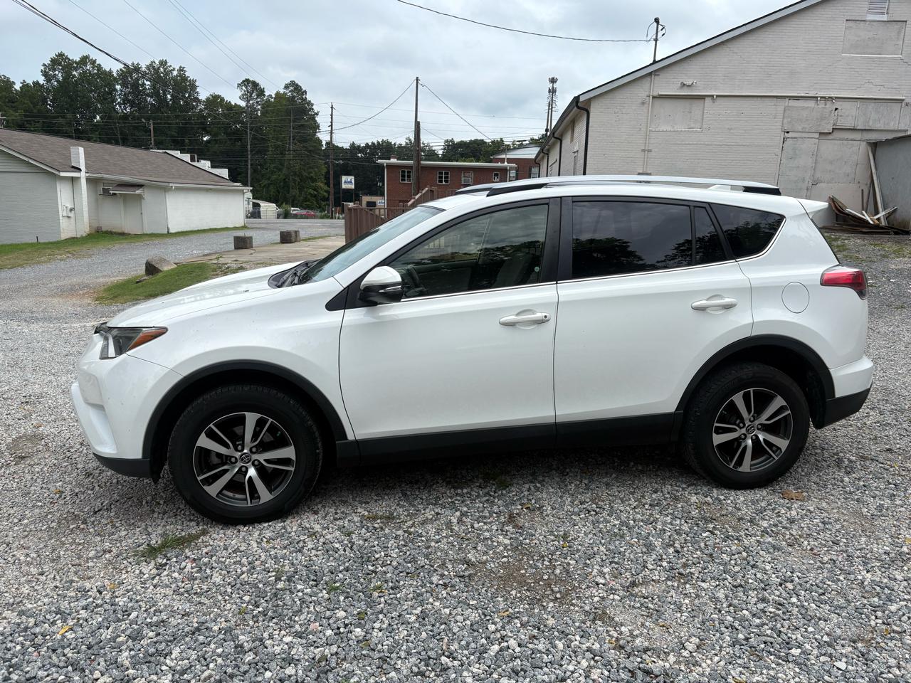Toyota RAV4 XLE FWD 2018