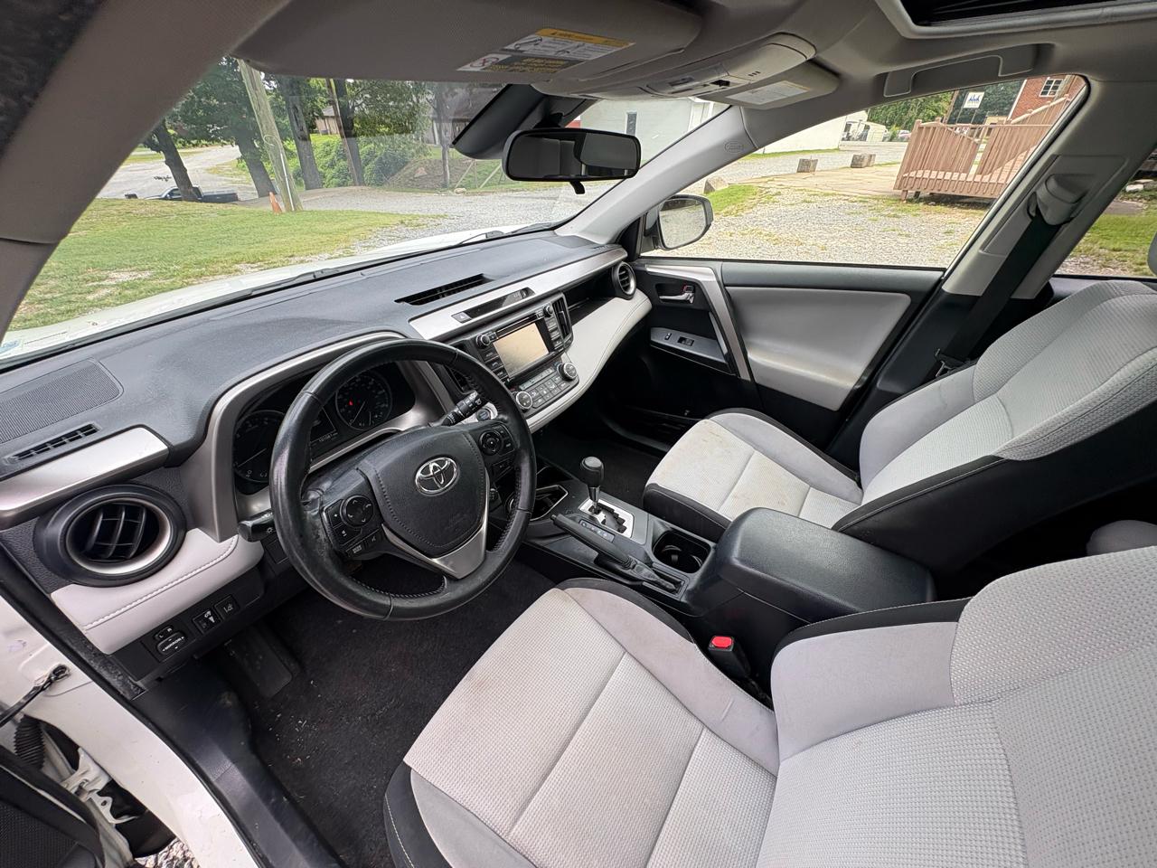 Toyota RAV4 XLE FWD 2018