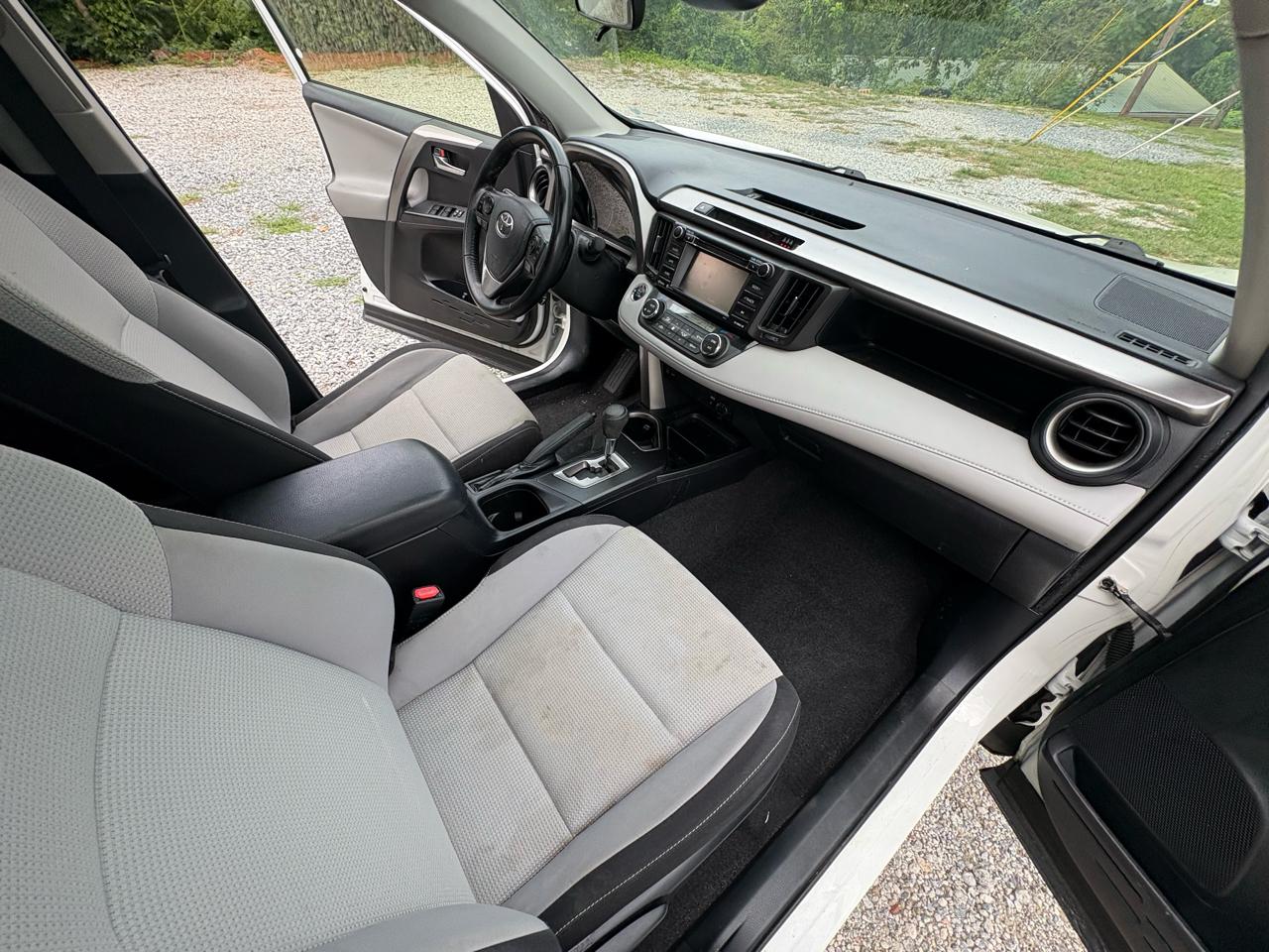 Toyota RAV4 XLE FWD 2018