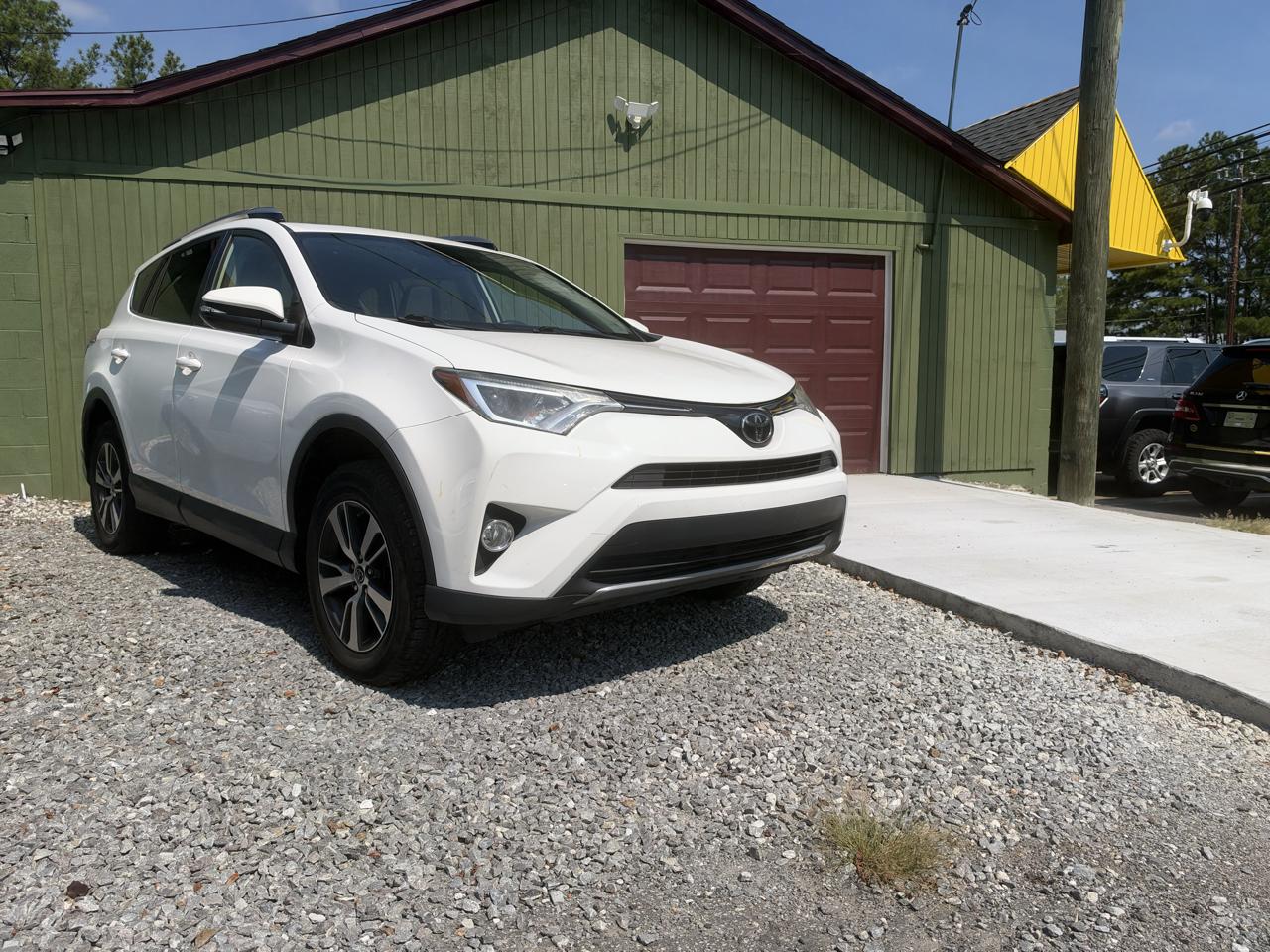 Toyota RAV4 XLE FWD 2018