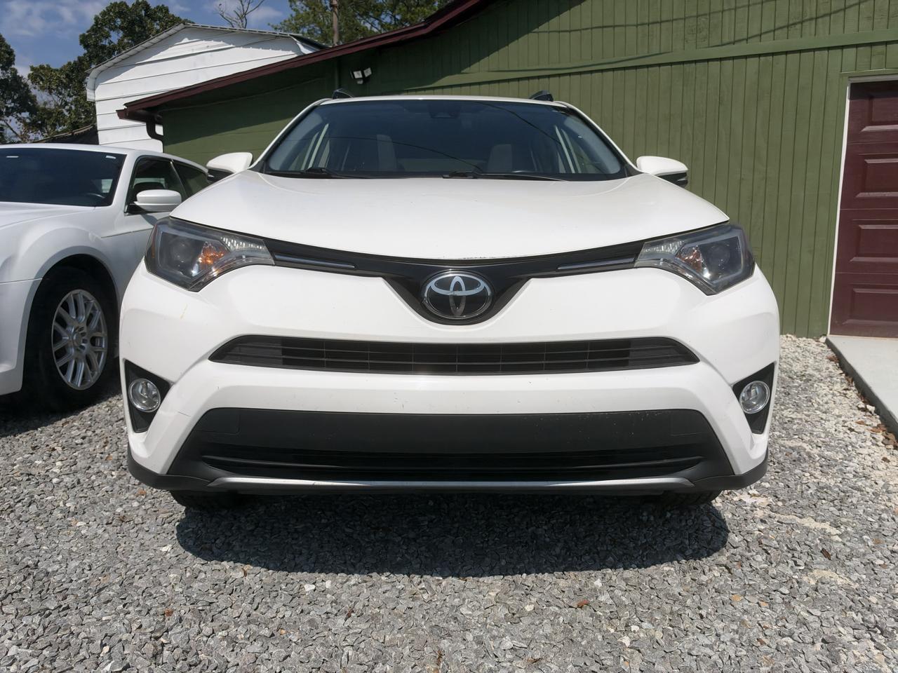 Toyota RAV4 XLE FWD 2018